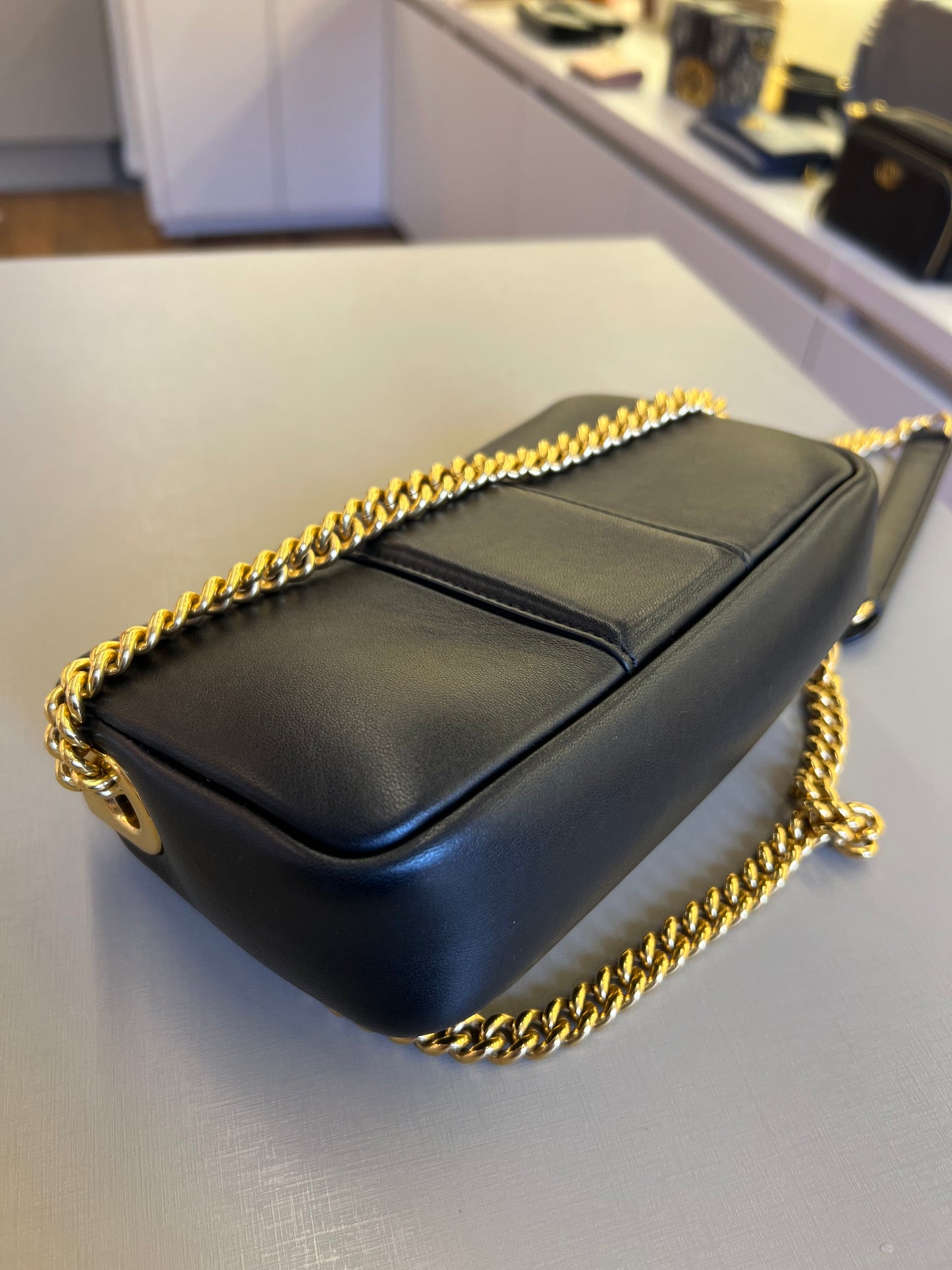 Fendi Mini Baguette Chain Preta