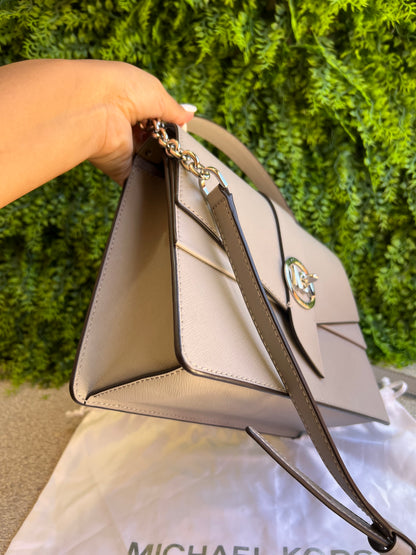 Michael Kors Greenwich em couro Saffiano