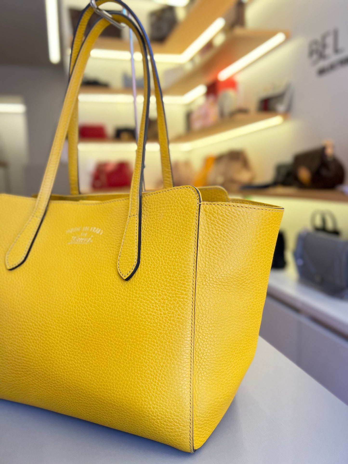 Gucci Swing Tote Amarela