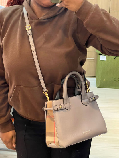 Burberry Banner Small Cinza