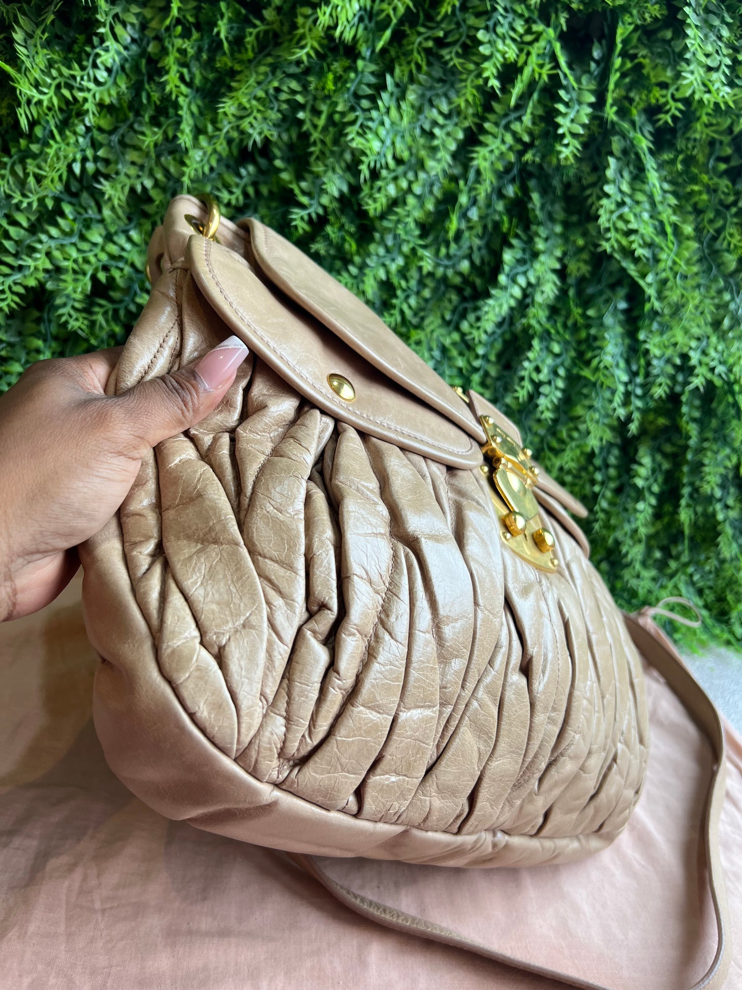 Miu Miu Matelassê Hobo Bege