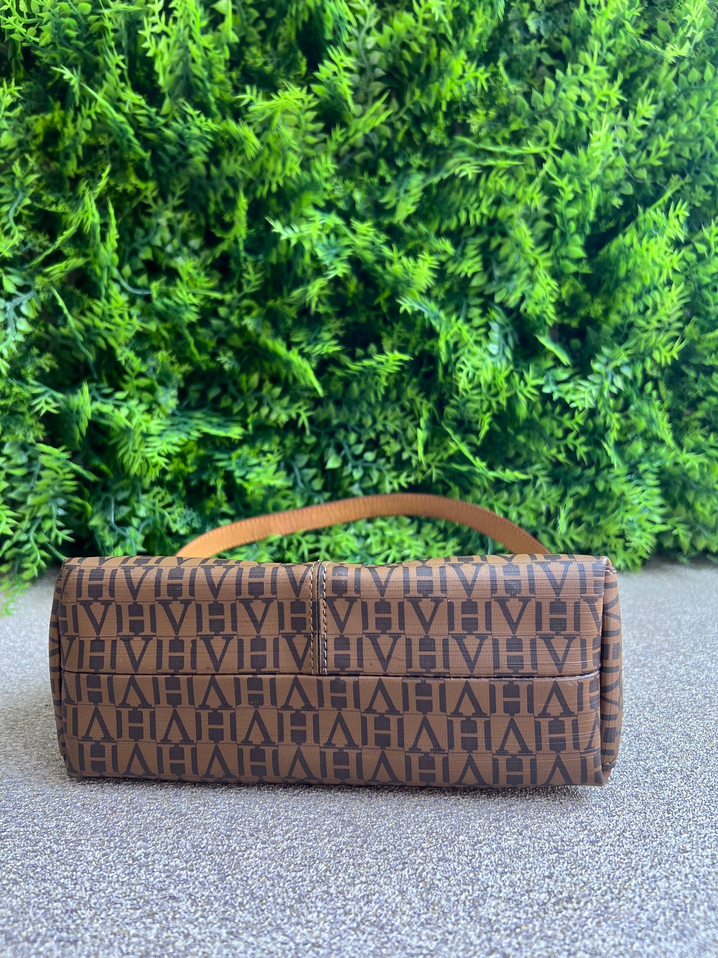 Victor Hugo Pochette Caramelo