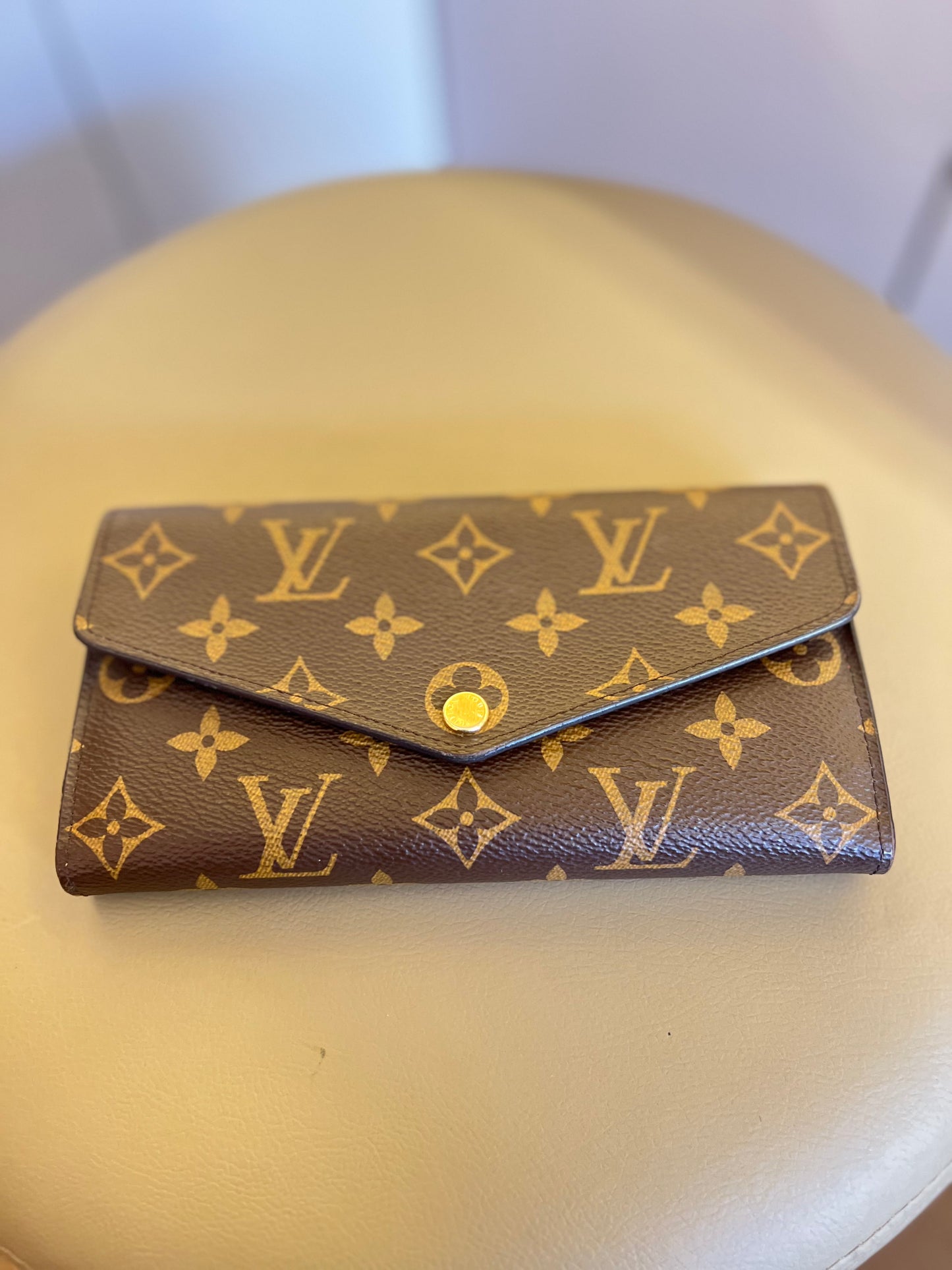 Carteira Louis Vuitton Sarah Monograma