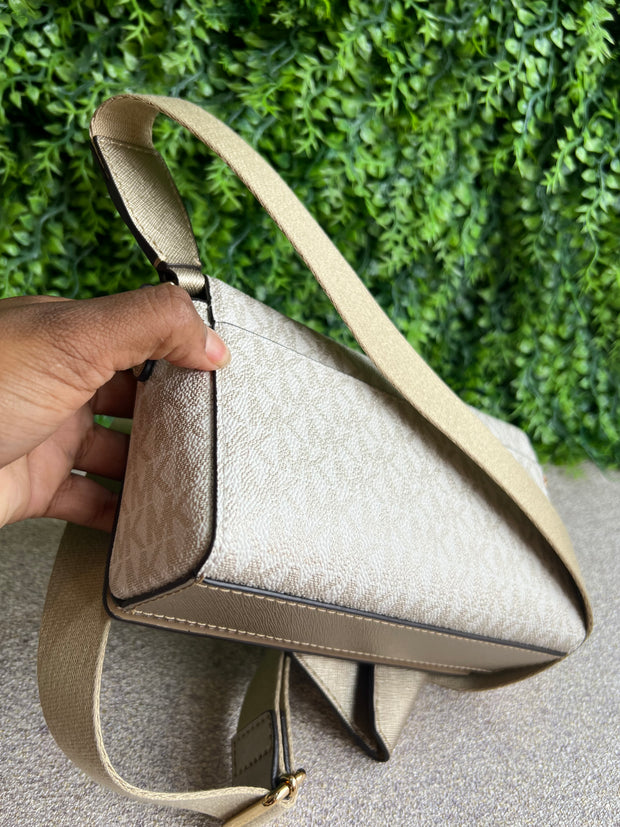 Michael Kors Jet Set Travel Off White