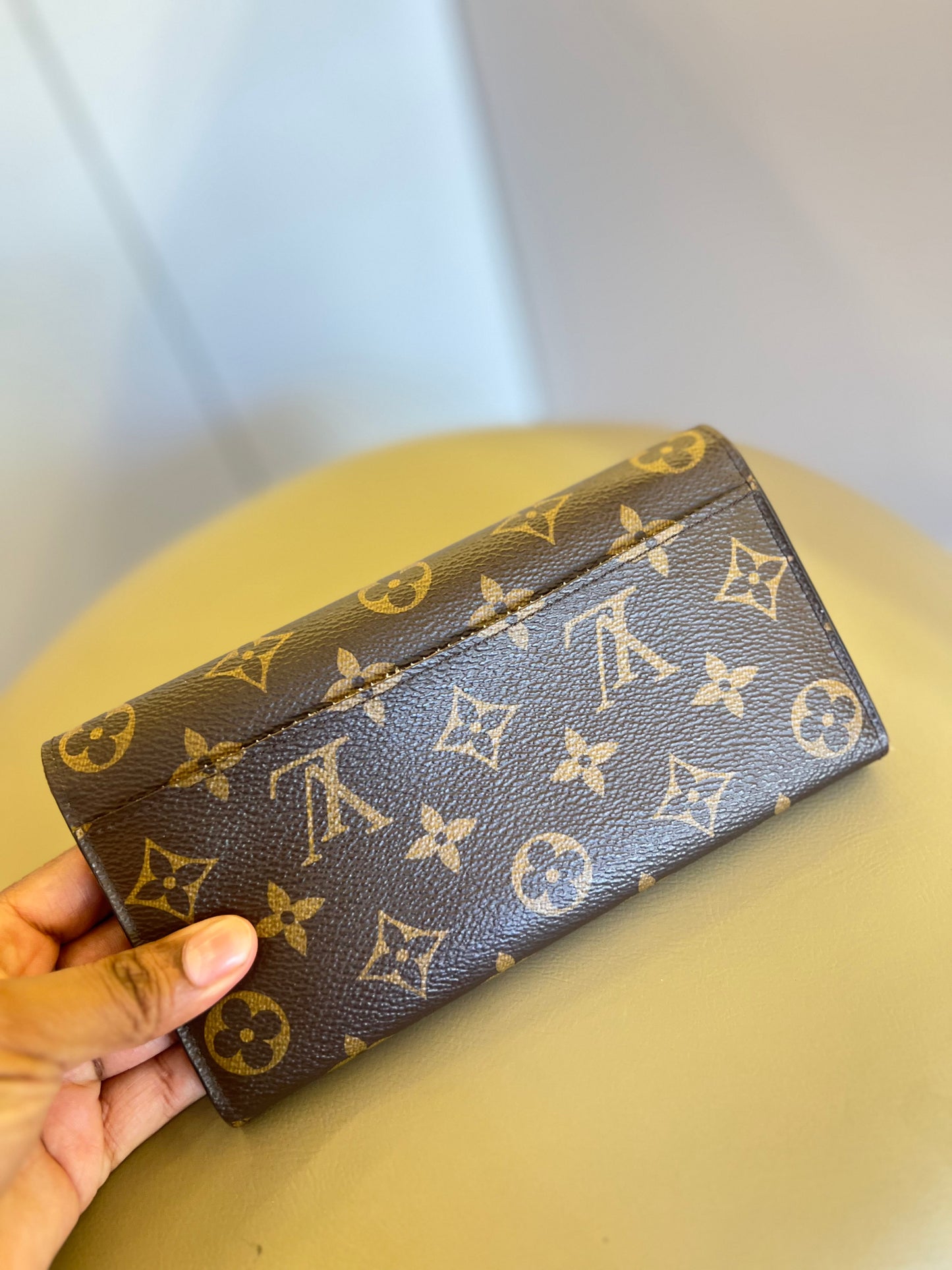 Carteira Louis Vuitton Sarah Monograma
