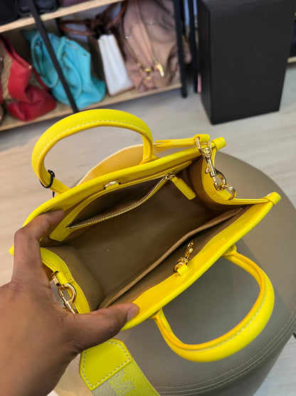MCM Mini Tonal Logo Amarela