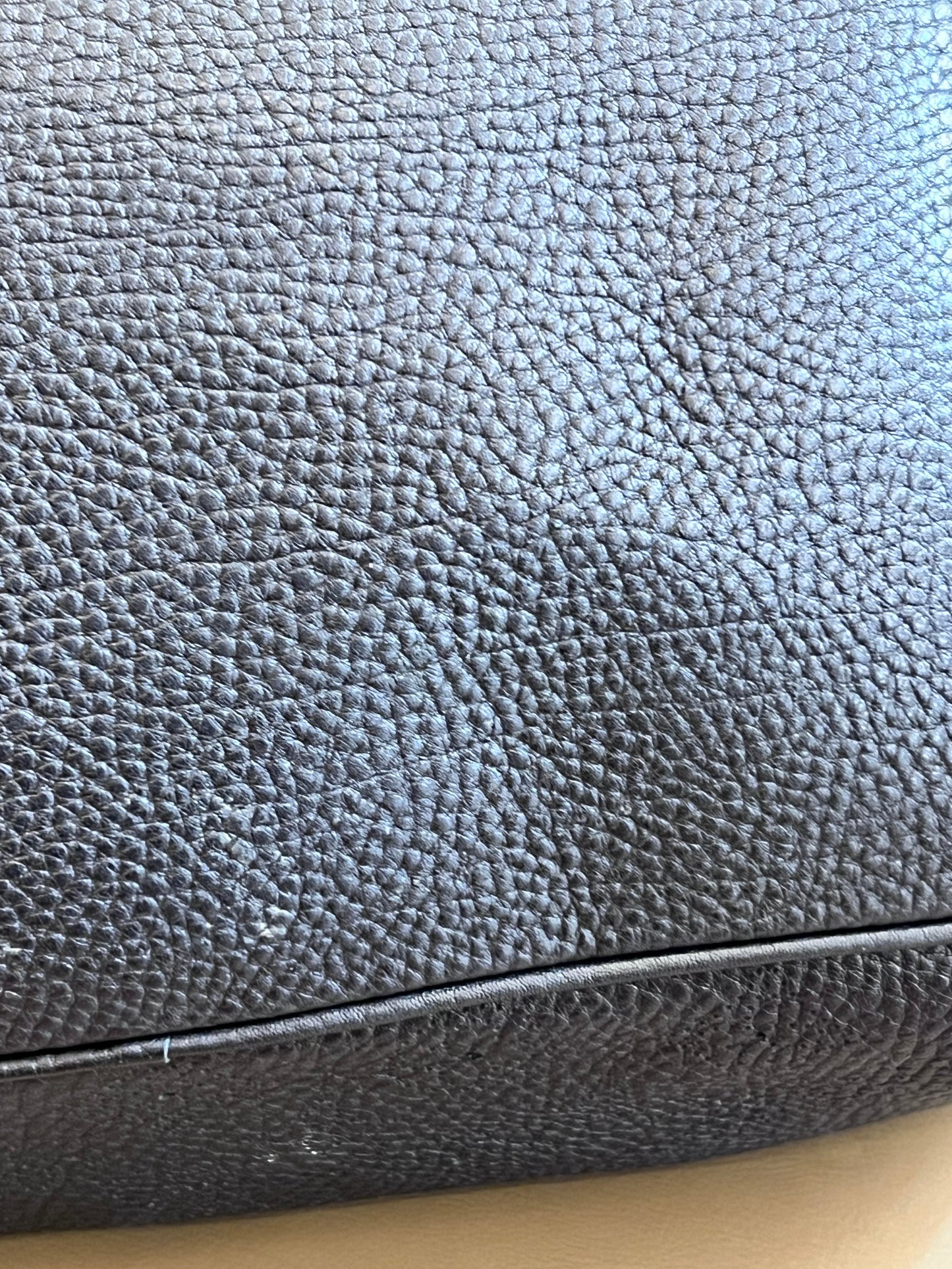 Louis Vuitton Mahina Large Preta