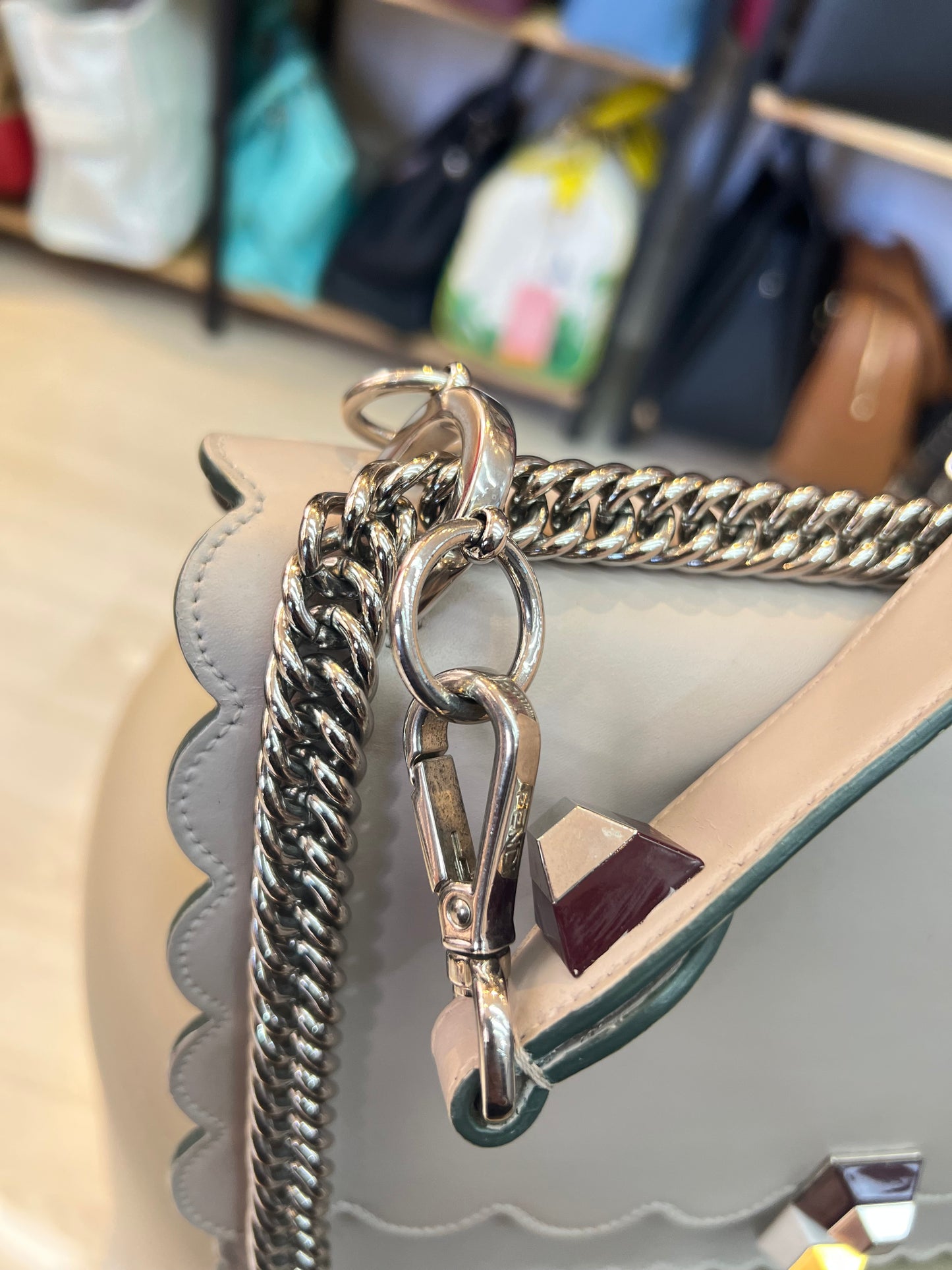Fendi Kan I Cinza