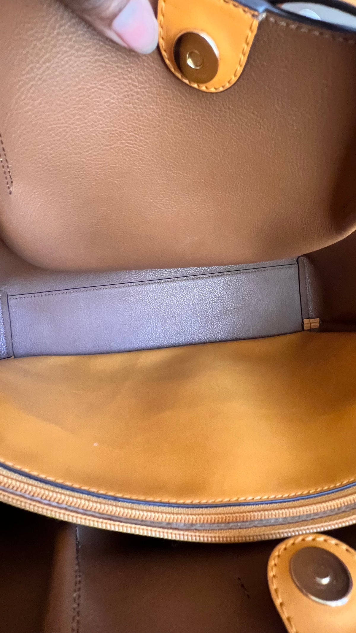 Michael Kors Emilia Pebbled Large Mostarda