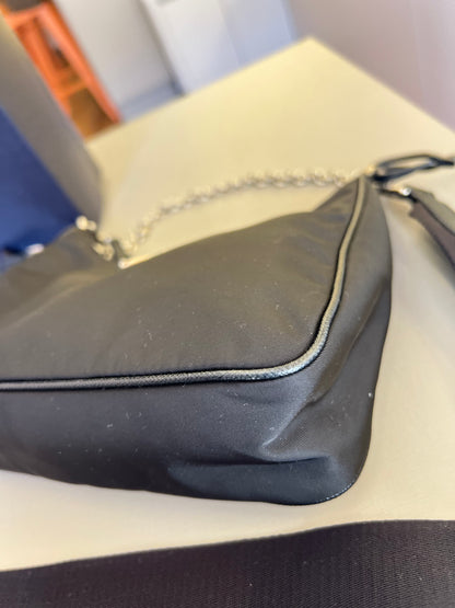 Prada Reedition Nylon Preta