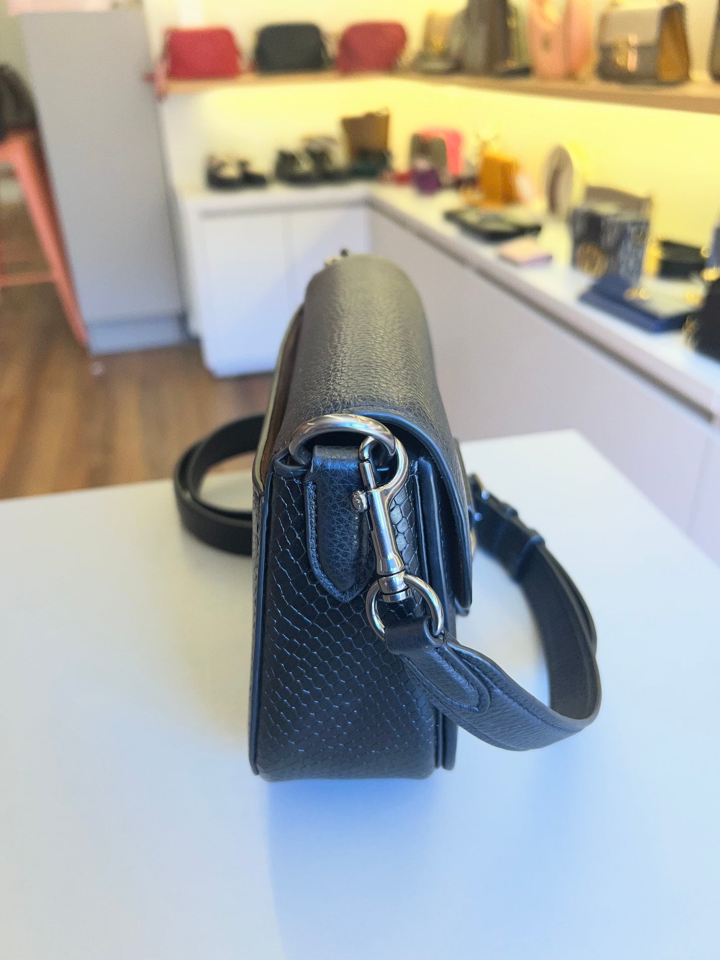 Coach Amelia Saddle Preta