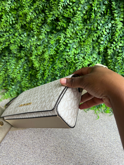 Michael Kors Jet Set Travel Off White