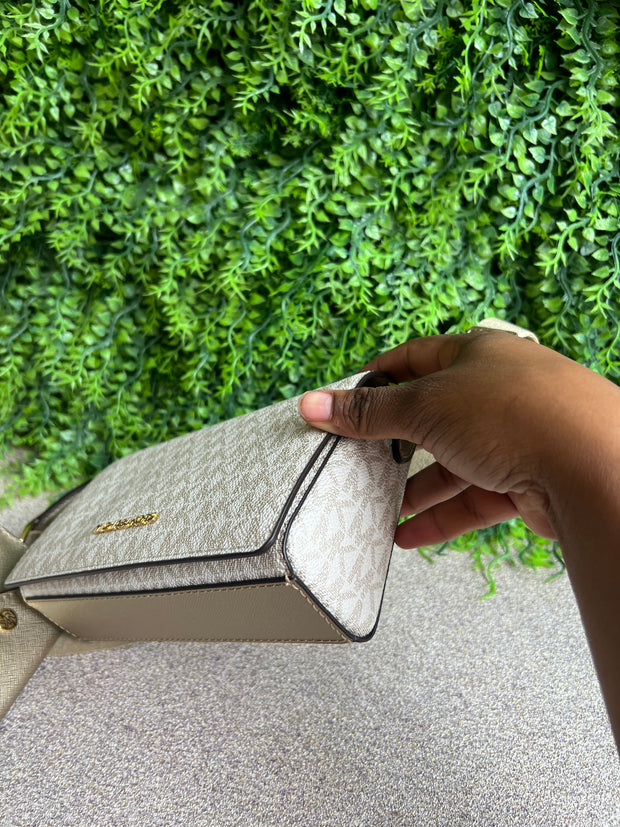 Michael Kors Jet Set Travel Off White