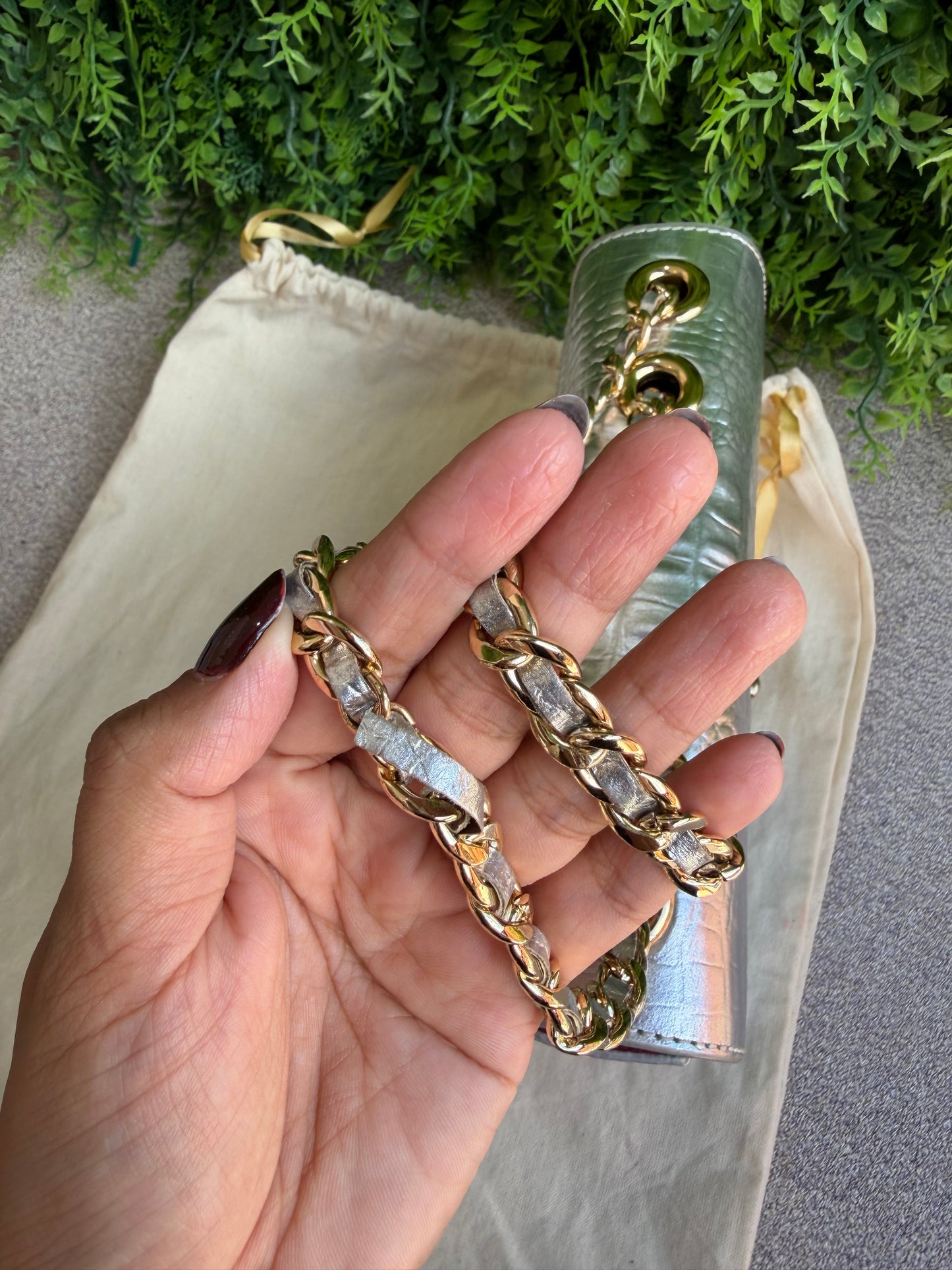 Isla Anne Chain Prata