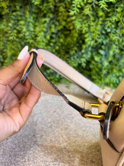 Burberry Buckle Câmera Bag