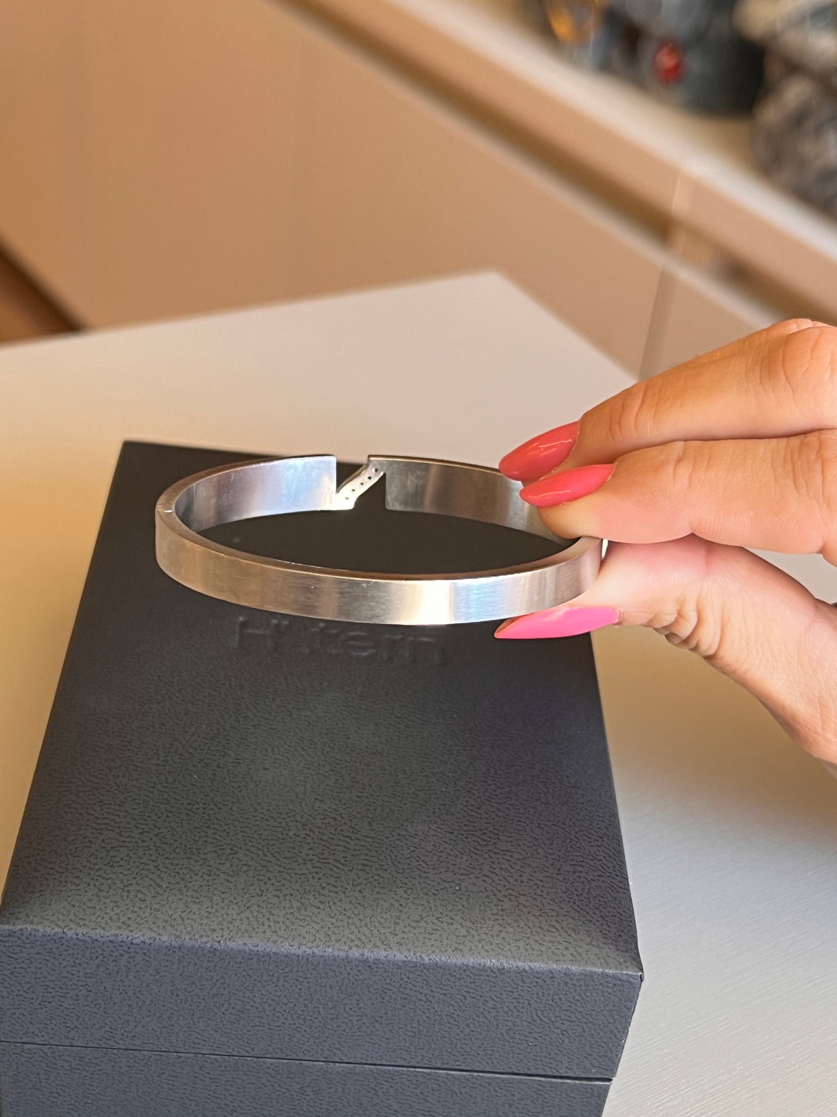 Bracelete Hstern em aço