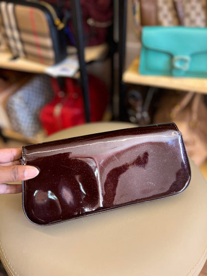 Clutch Louis Vuitton Logo Verniz