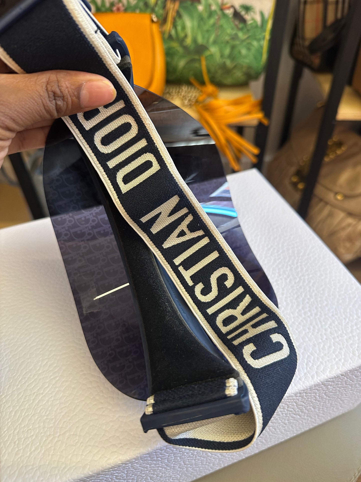 Viseira Dior Club V1U Monograma