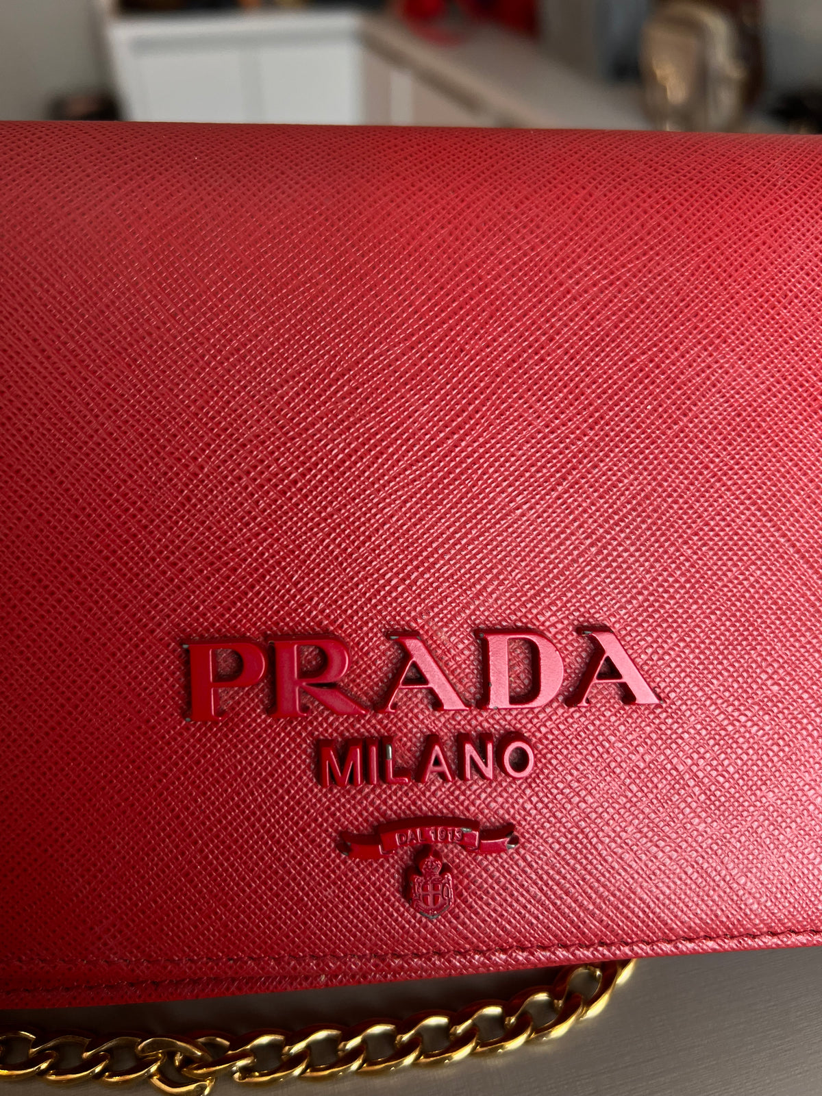 Prada Logo Chain Vermelha