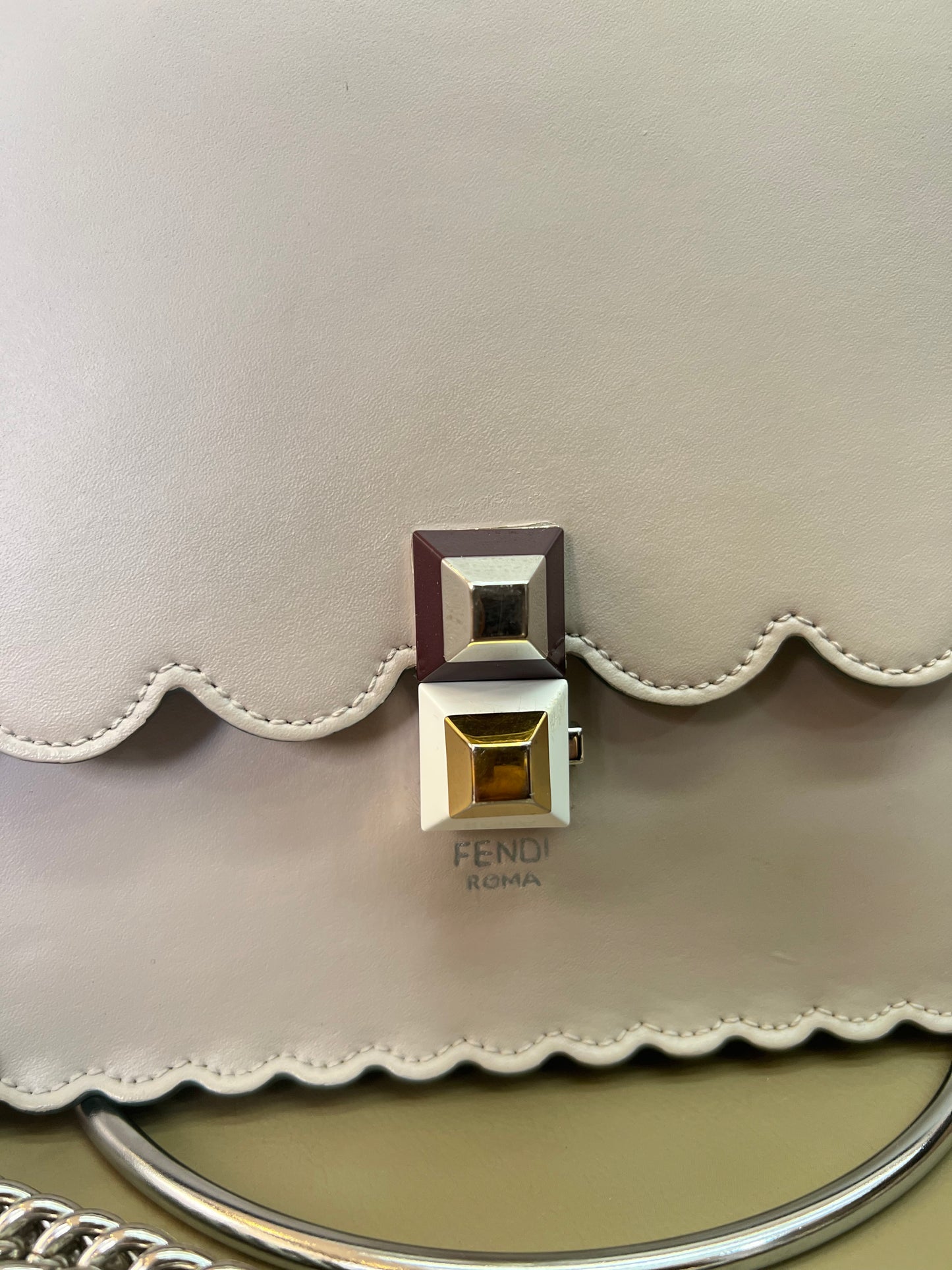 Fendi Kan I Cinza