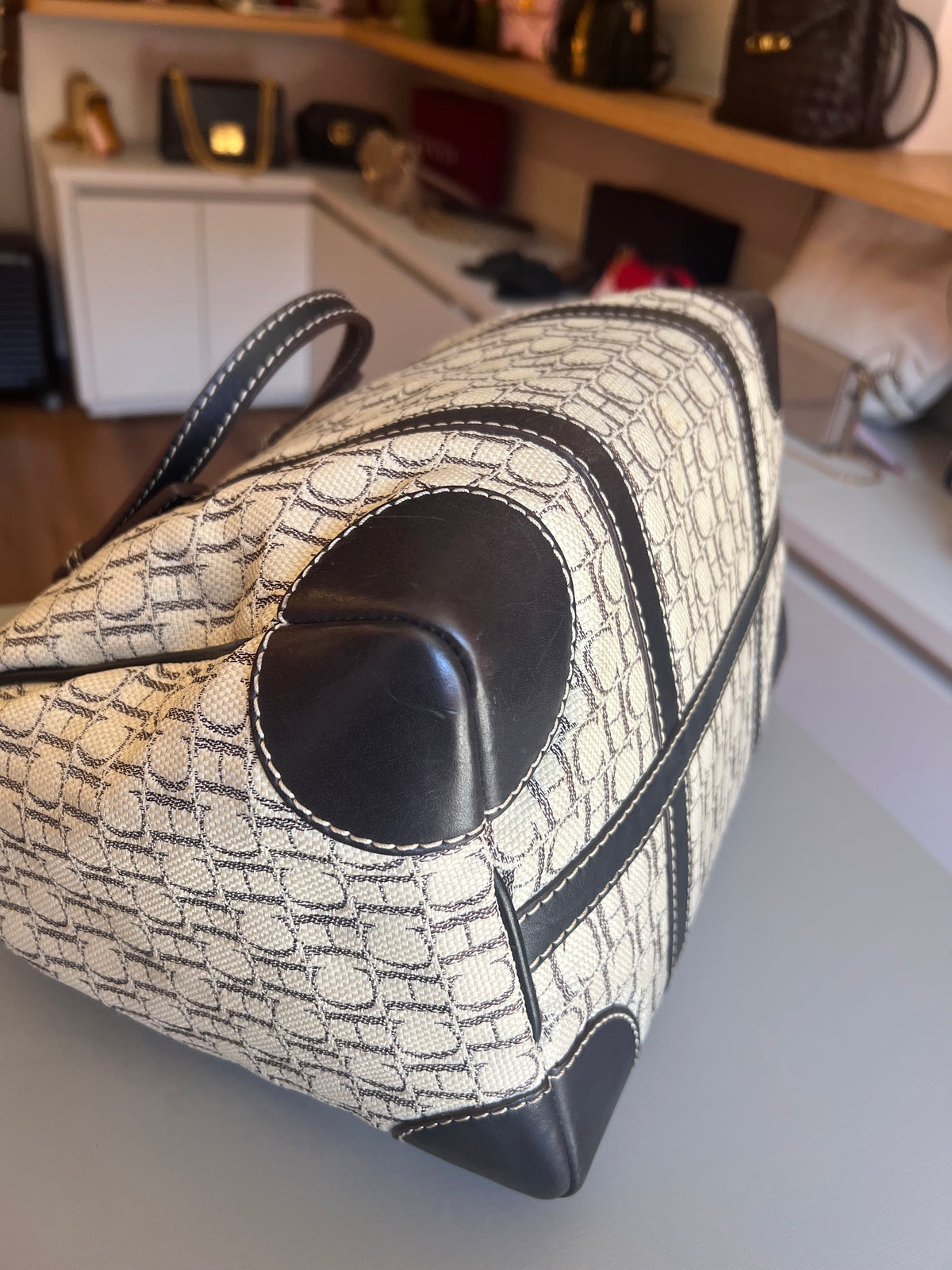Carolina Herrera Andy Boston Monograma