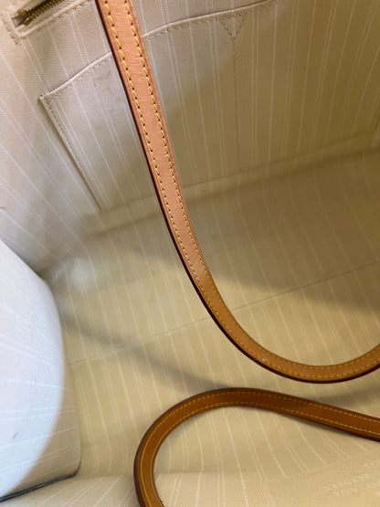 Louis Vuitton On the go By the Pool GM