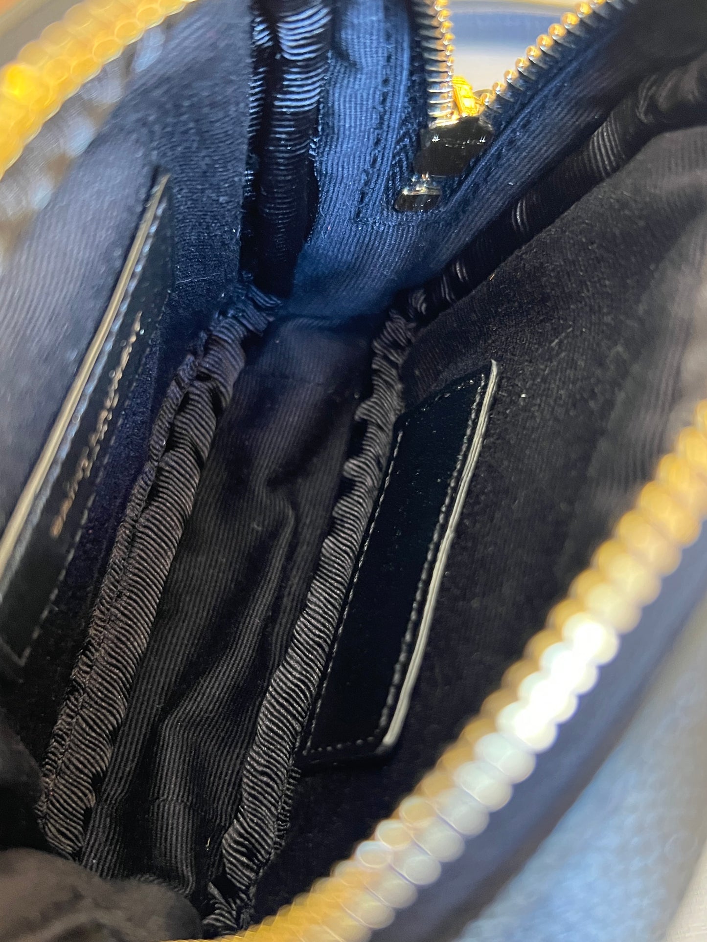 Saint Laurent Baby Lou Belt Bag Preta