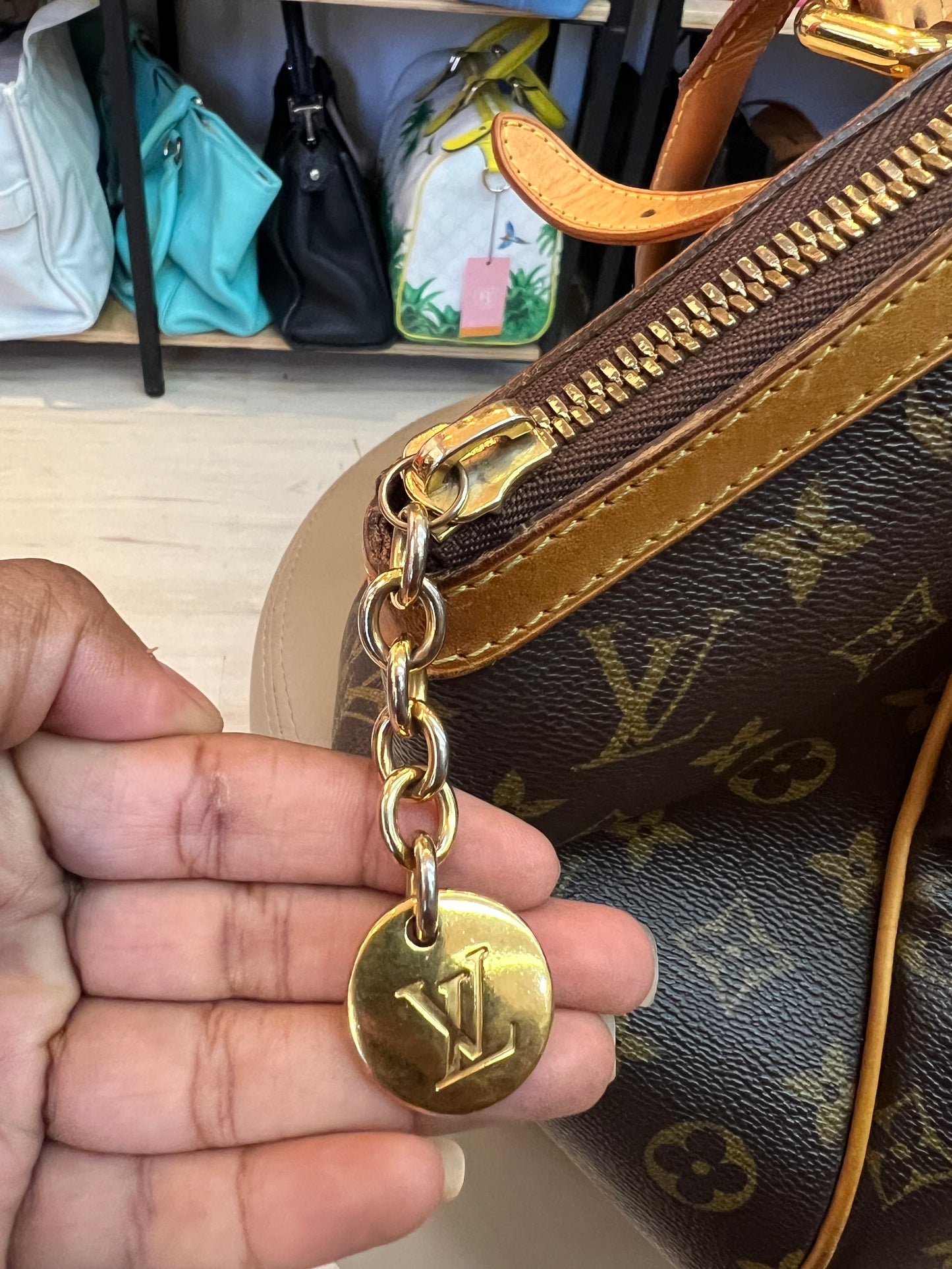 Louis Vuitton Tivoli Monograma GM