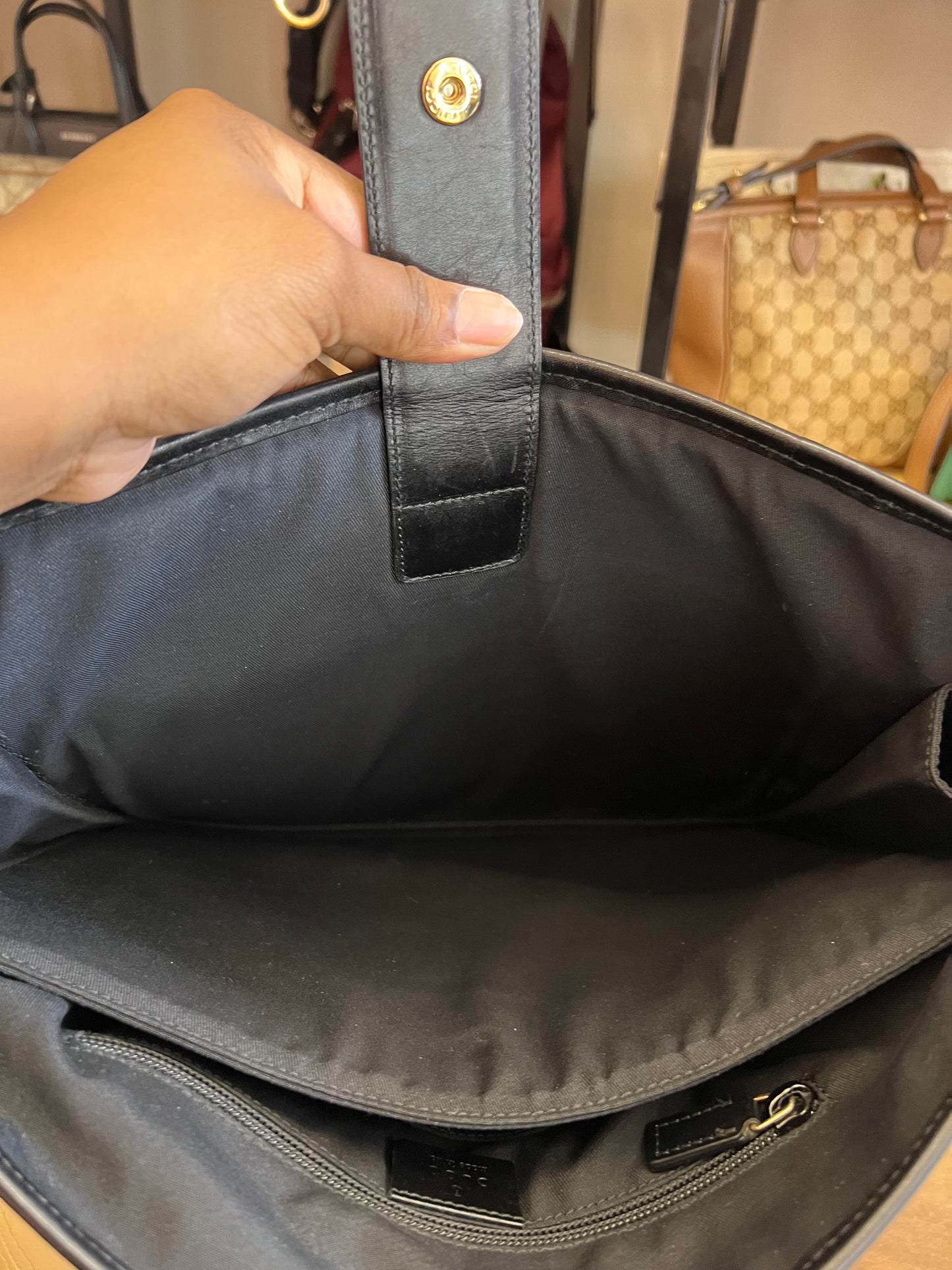 Gucci Messenger Couro Preta