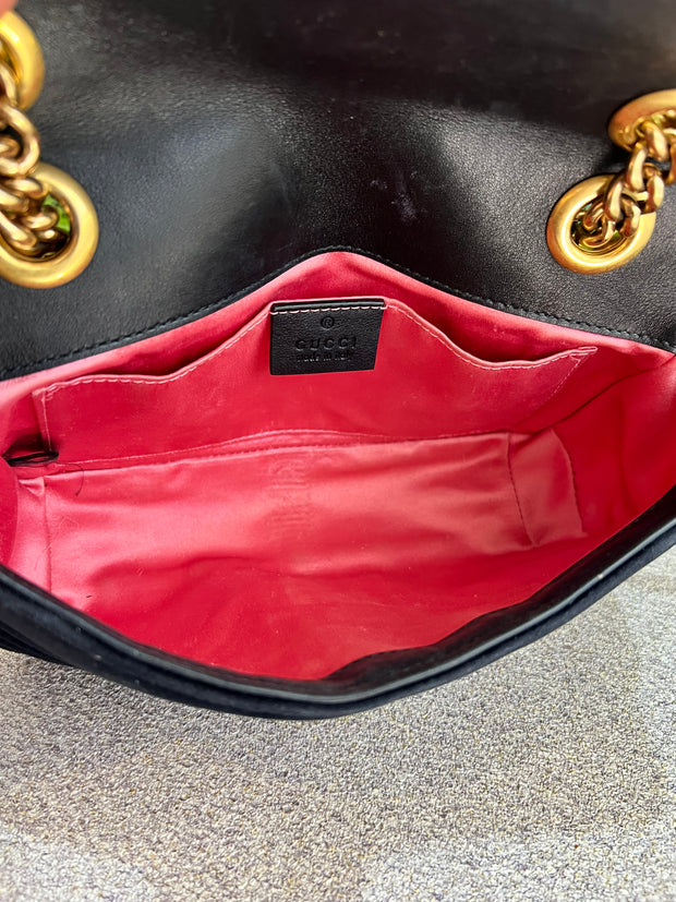 Gucci Marmont Veludo Preta