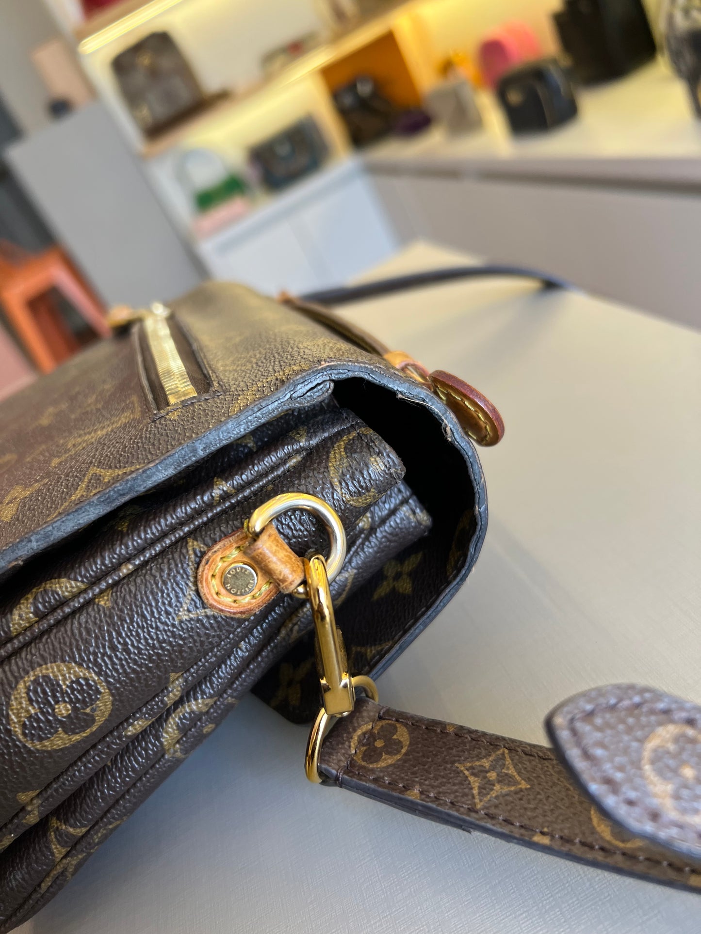 Louis Vuitton Pochette Métis Monograma
