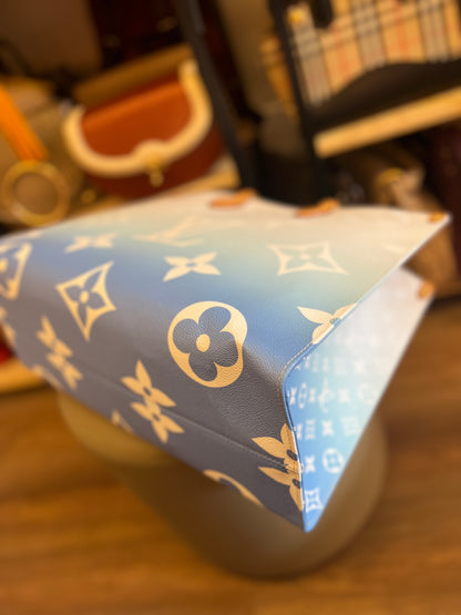 Louis Vuitton On the go By the Pool GM