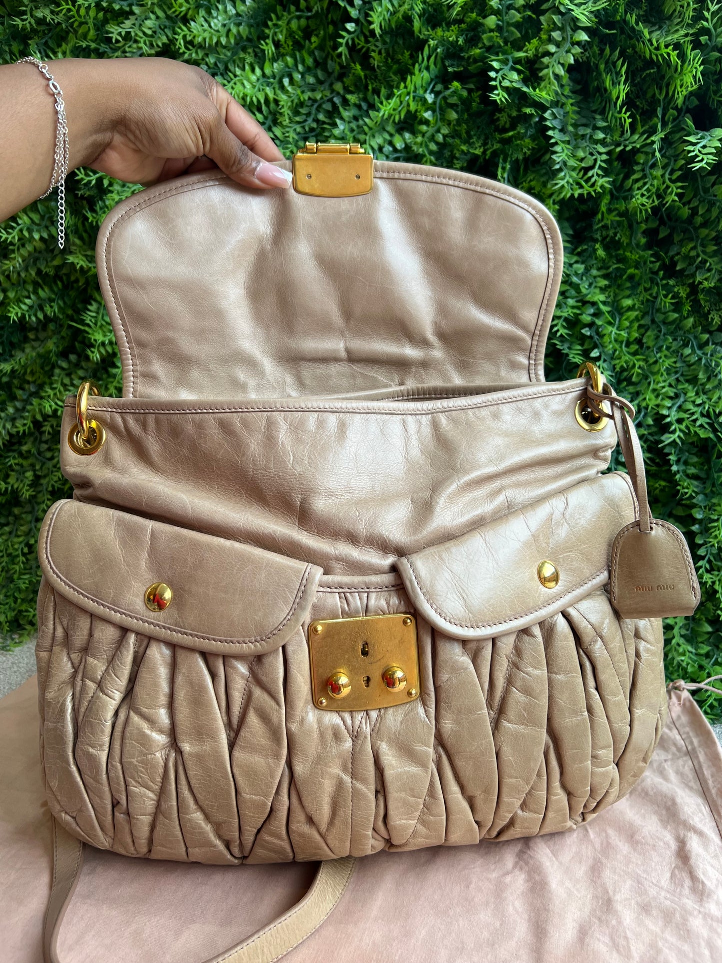 Miu Miu Matelassê Hobo Bege