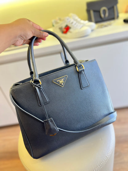 Prada Galleria Saffiano Preta