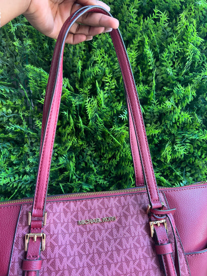 Michael Kors Charlotte Shopping Logo