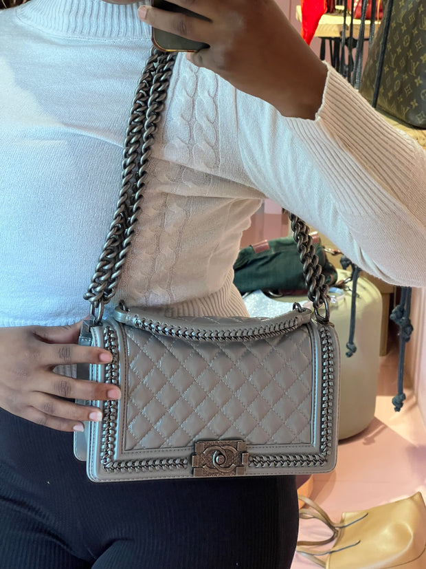 Chanel Boy Metallic Prateada