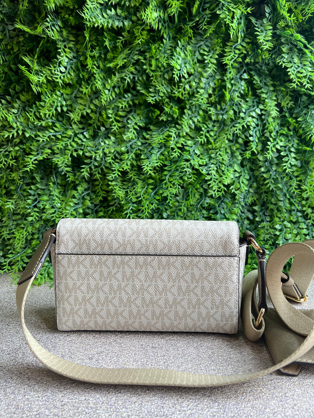 Michael Kors Jet Set Travel Off White