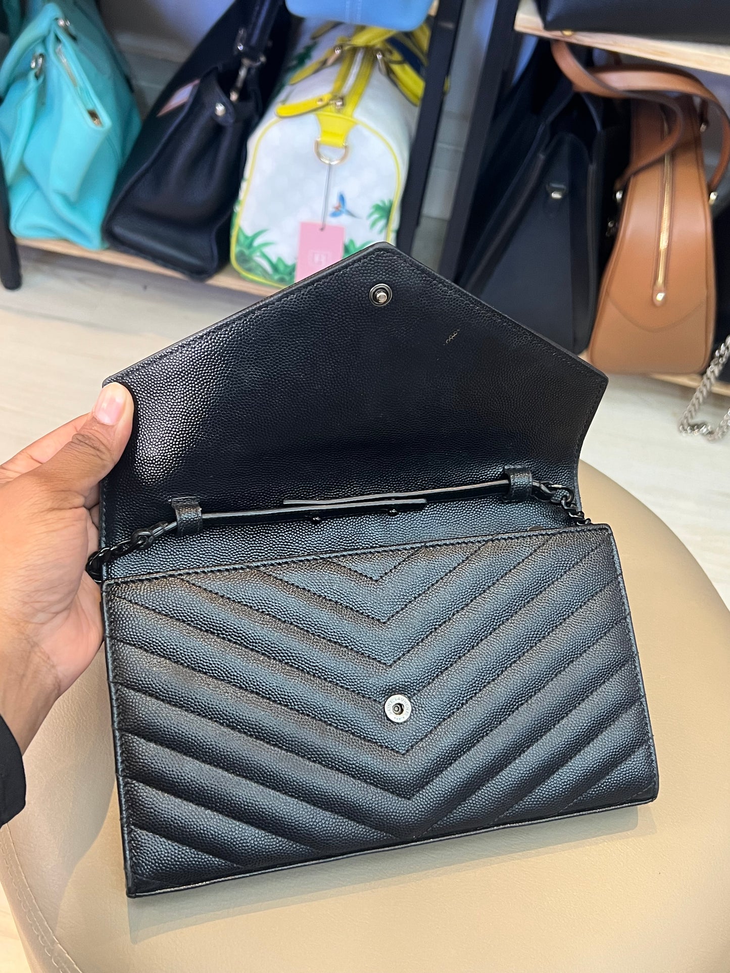 Saint Laurent Cassandre em Matelassê Preto