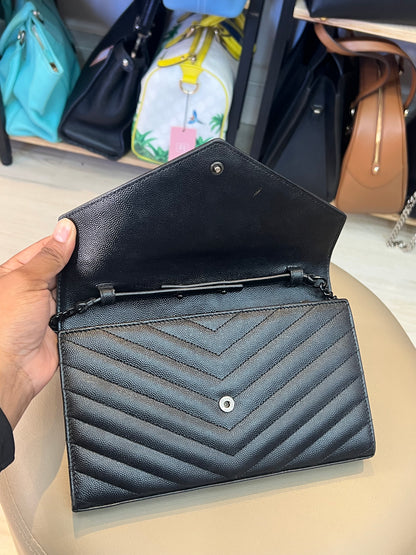 Saint Laurent Cassandre em Matelassê Preto