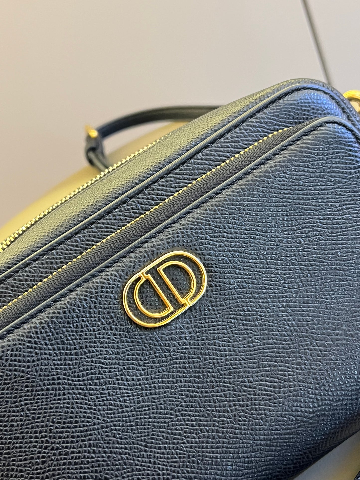 Christian Dior Cannage em Couro Preto