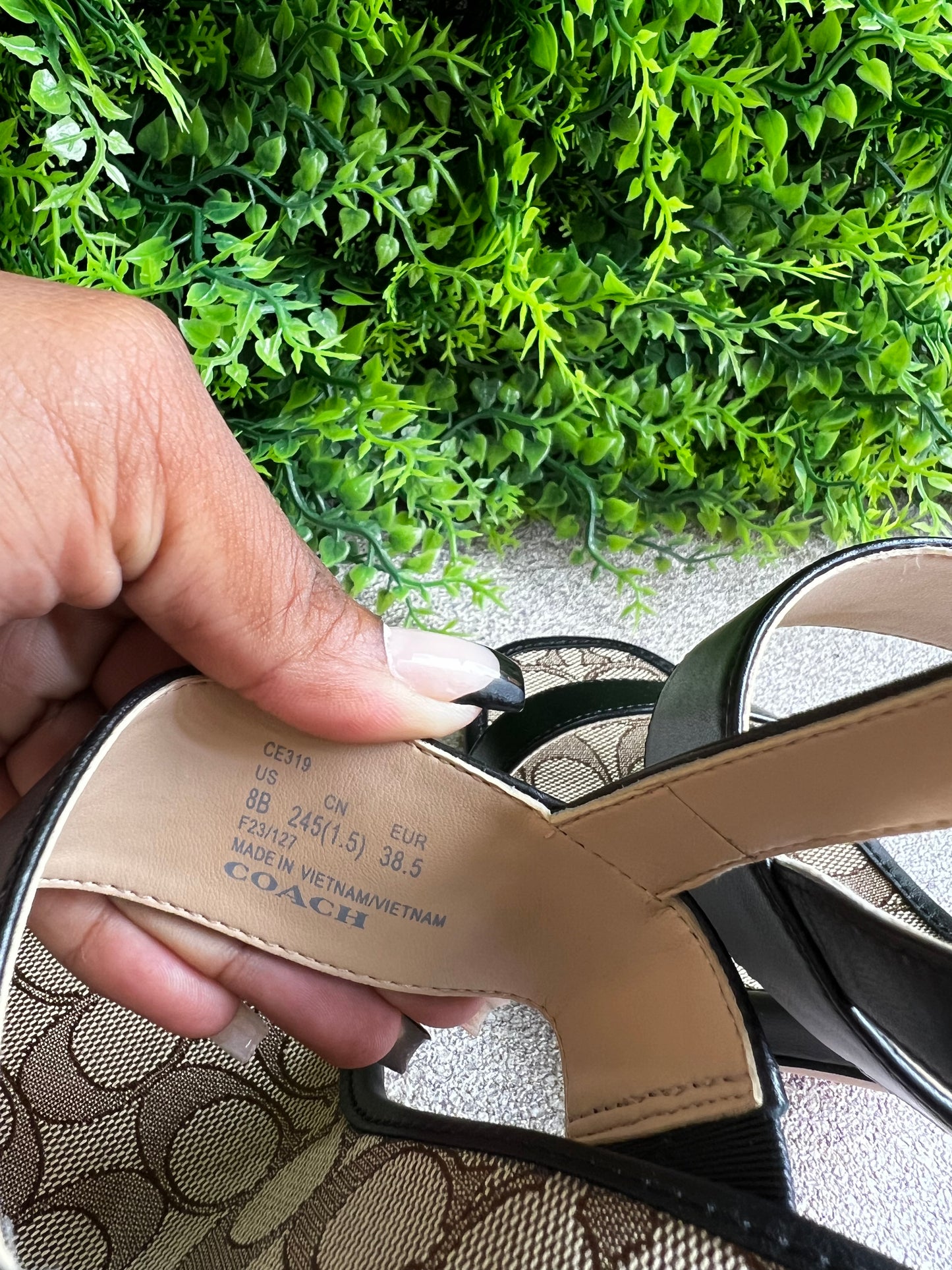 Sandalia Coach Monogram Preta