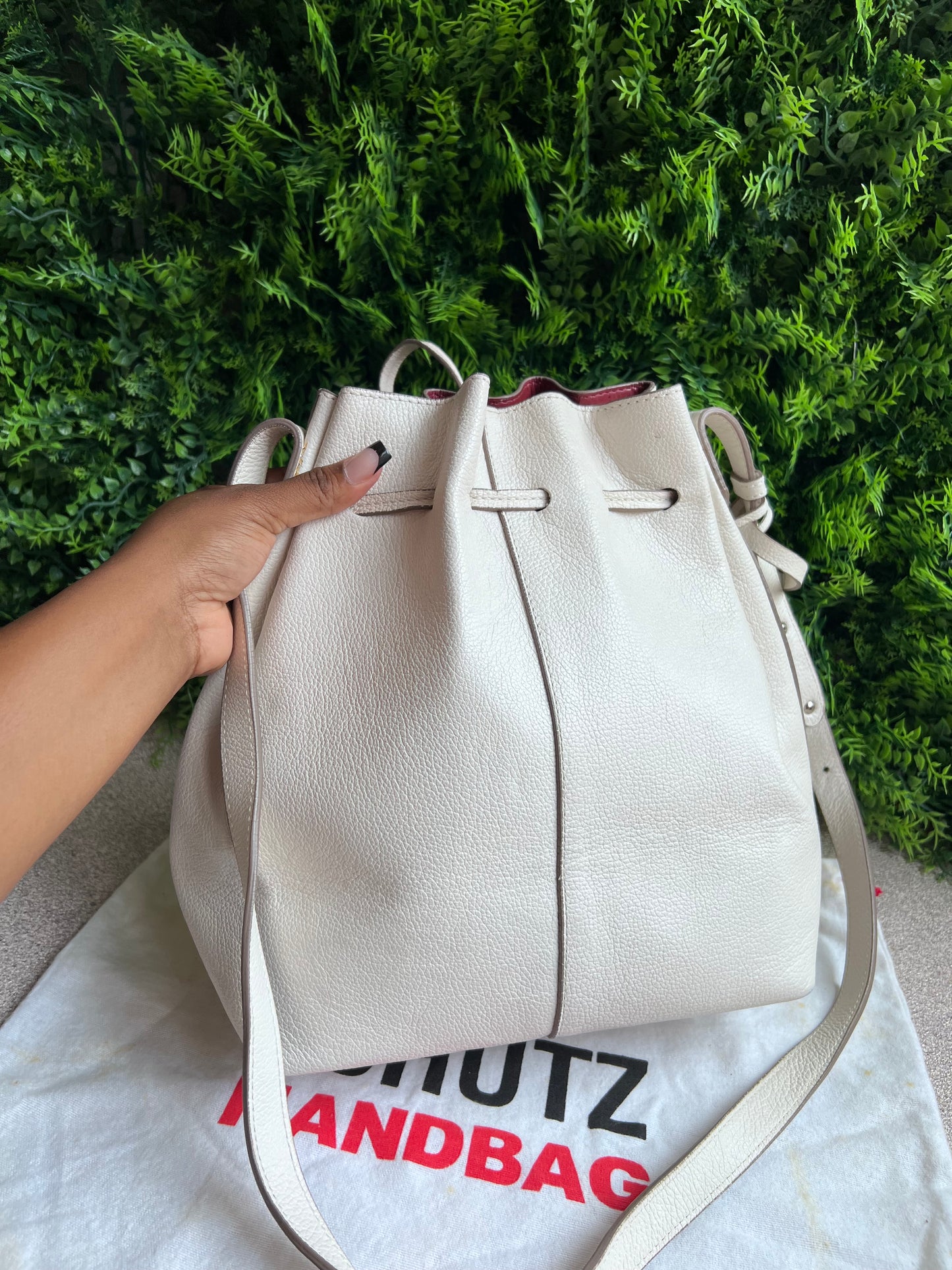 Bolsa Schutz Bucket Off White