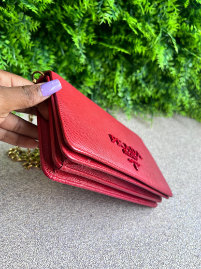 Prada Monograma Chain Vermelha