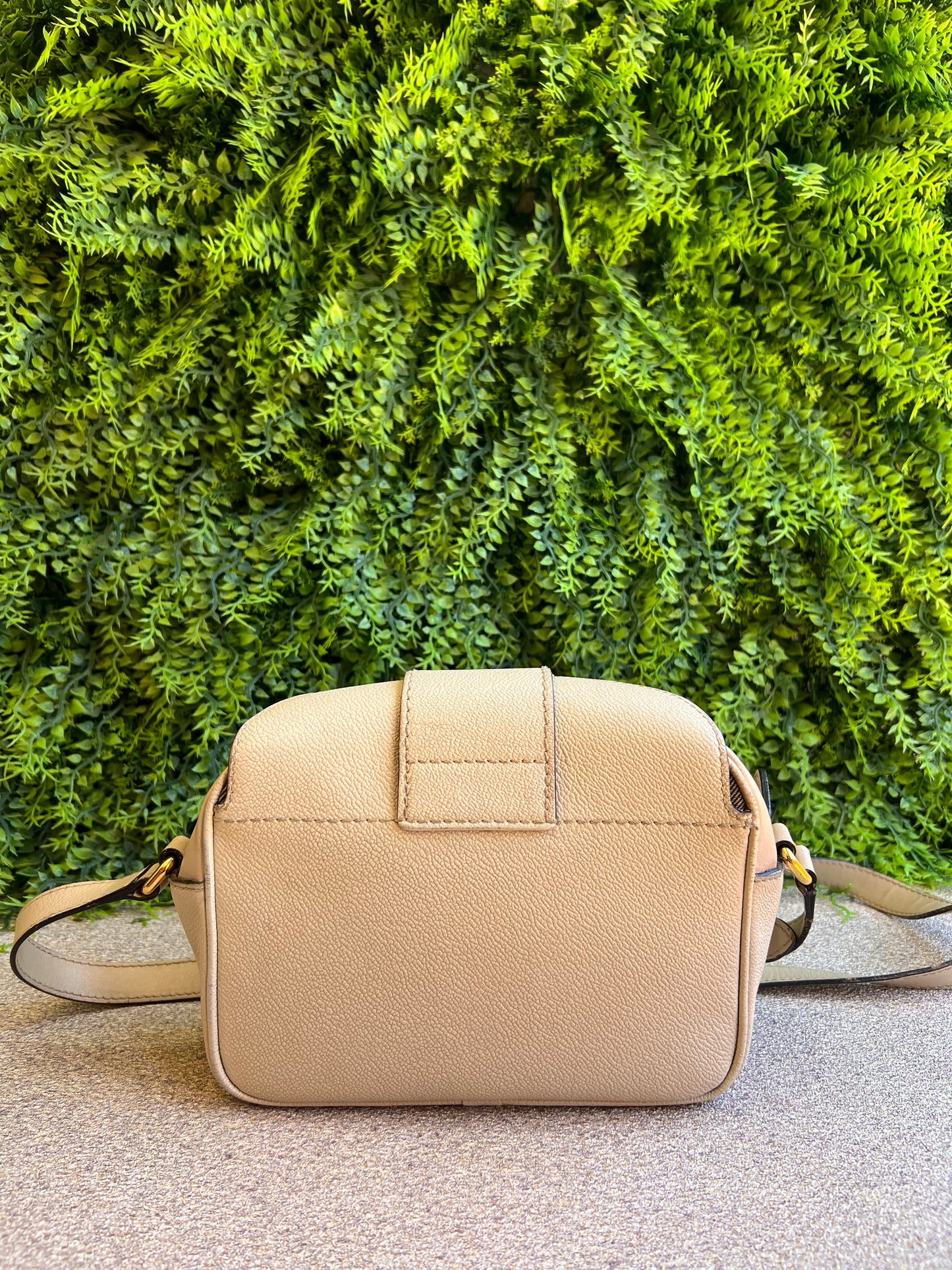 Burberry Buckle Câmera Bag