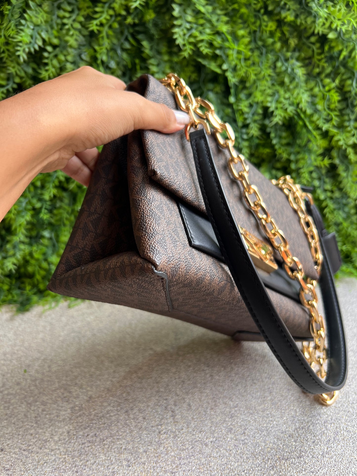 Michael Kors Monograma Lock