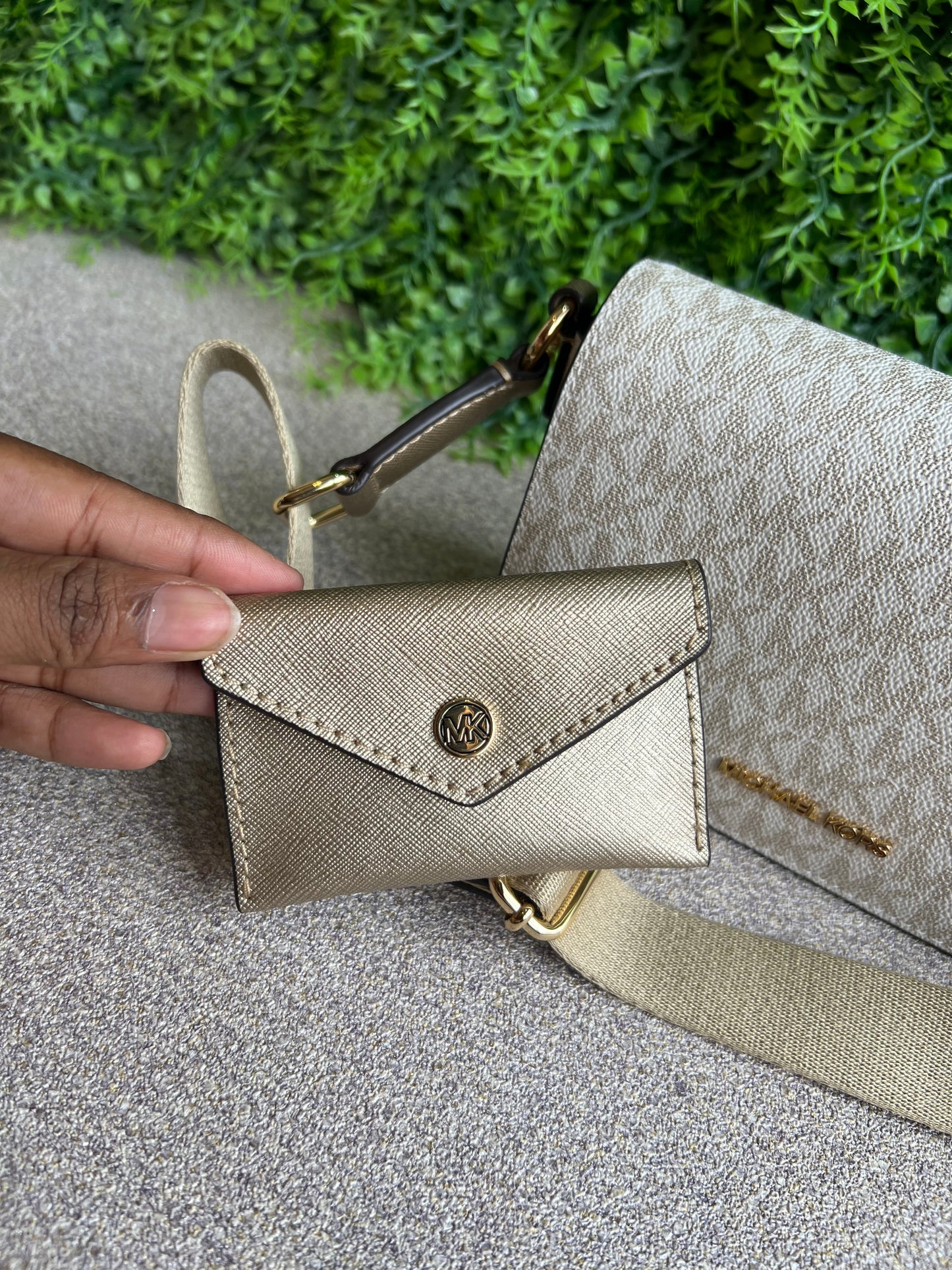 Michael Kors Jet Set Travel Off White