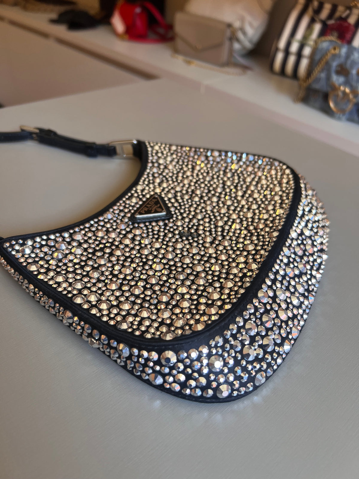 Prada Cleo Cetim com Cristais Preta