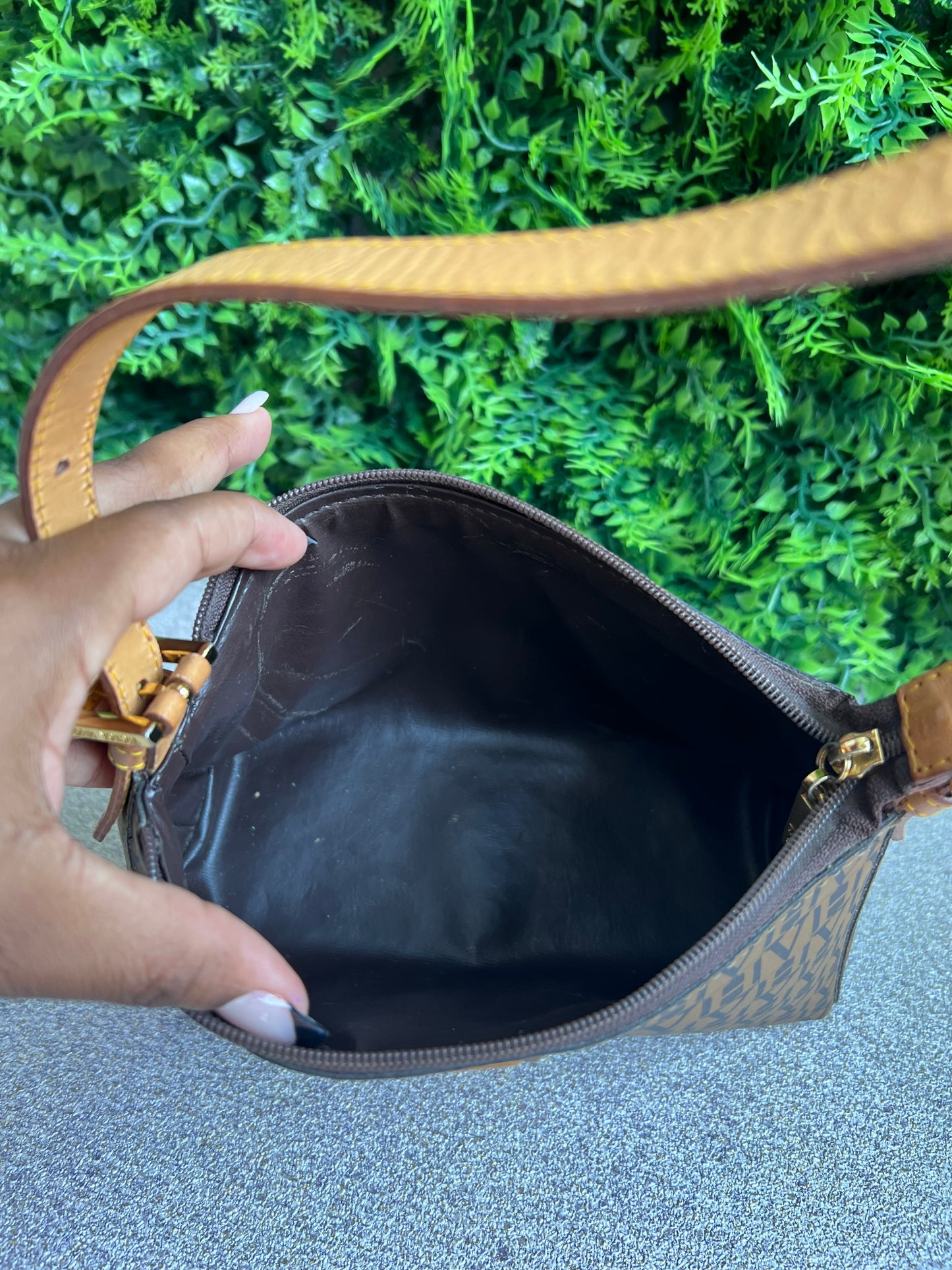Victor Hugo Pochette Caramelo