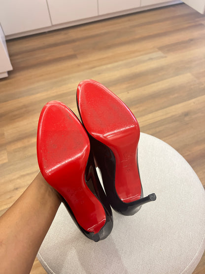 Salto Louboutin Verniz Preto