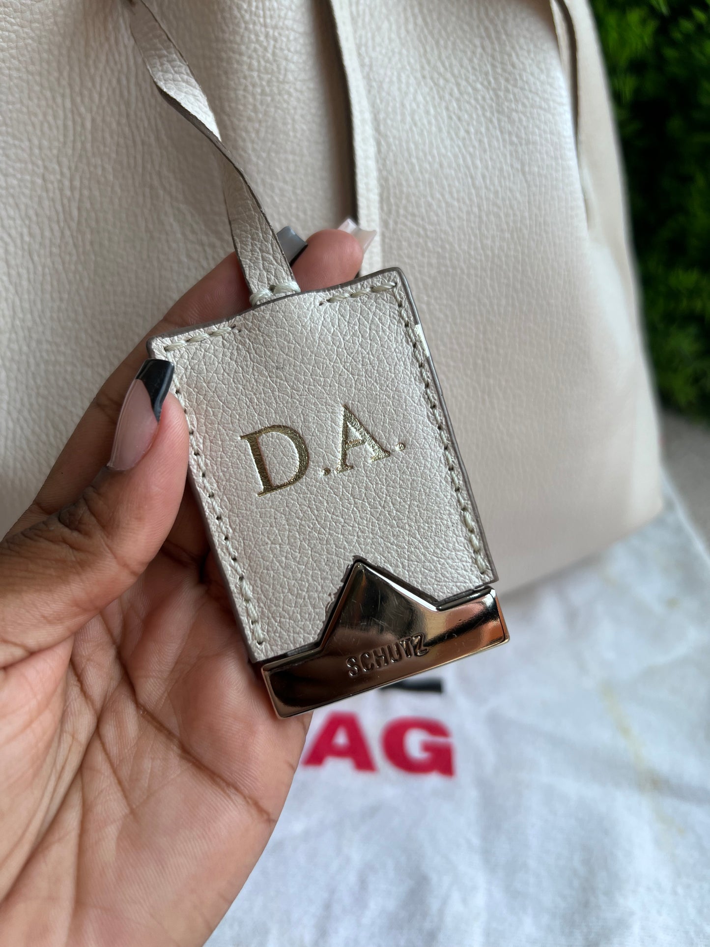 Bolsa Schutz Bucket Off White